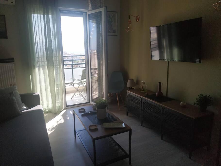 View Near Metro Station Agia Marina Appartamento *