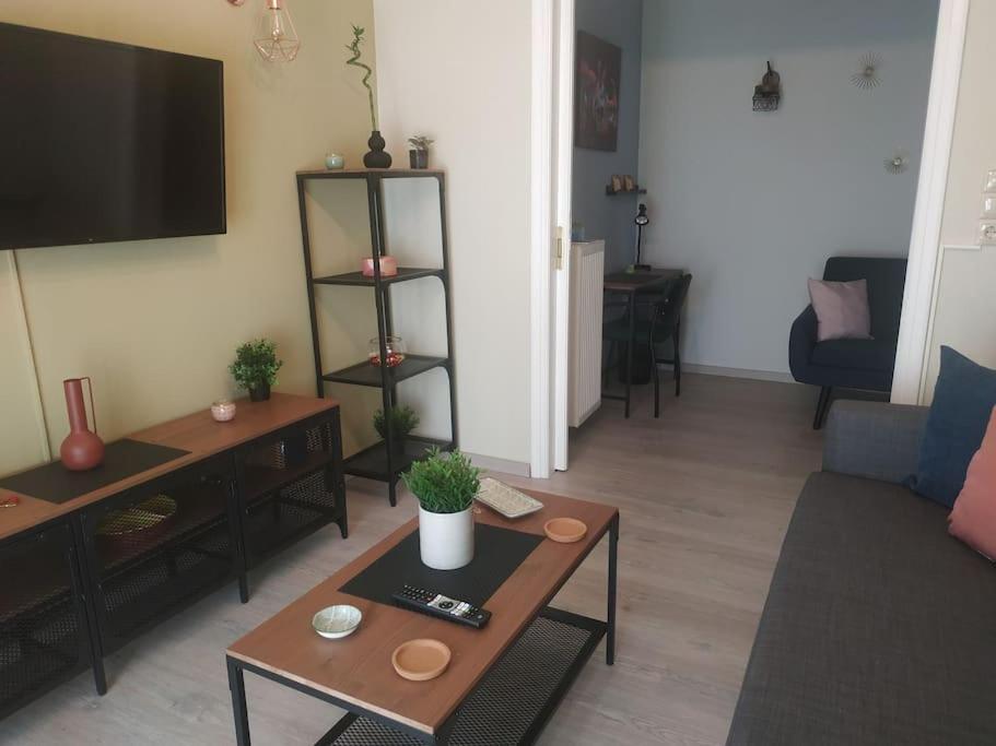 View Near Metro Station Agia Marina Apartamento *